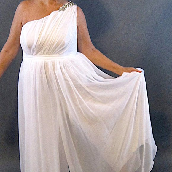 Meet your Posher, Lora at Van Lear Custom Couture - Picture 7 of 7